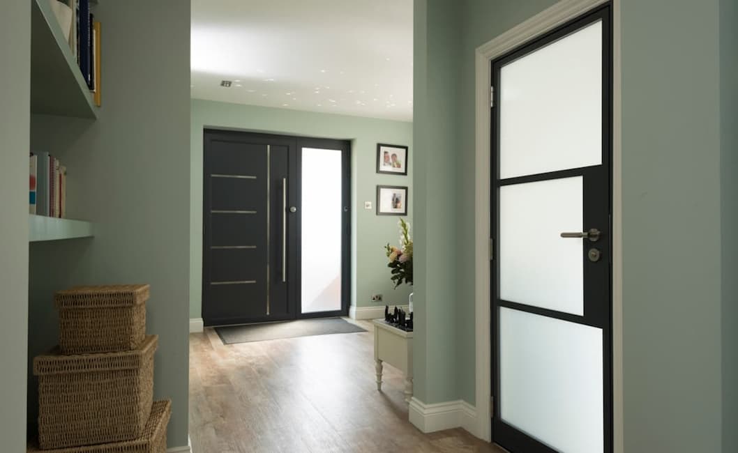 Aluminium door with panels